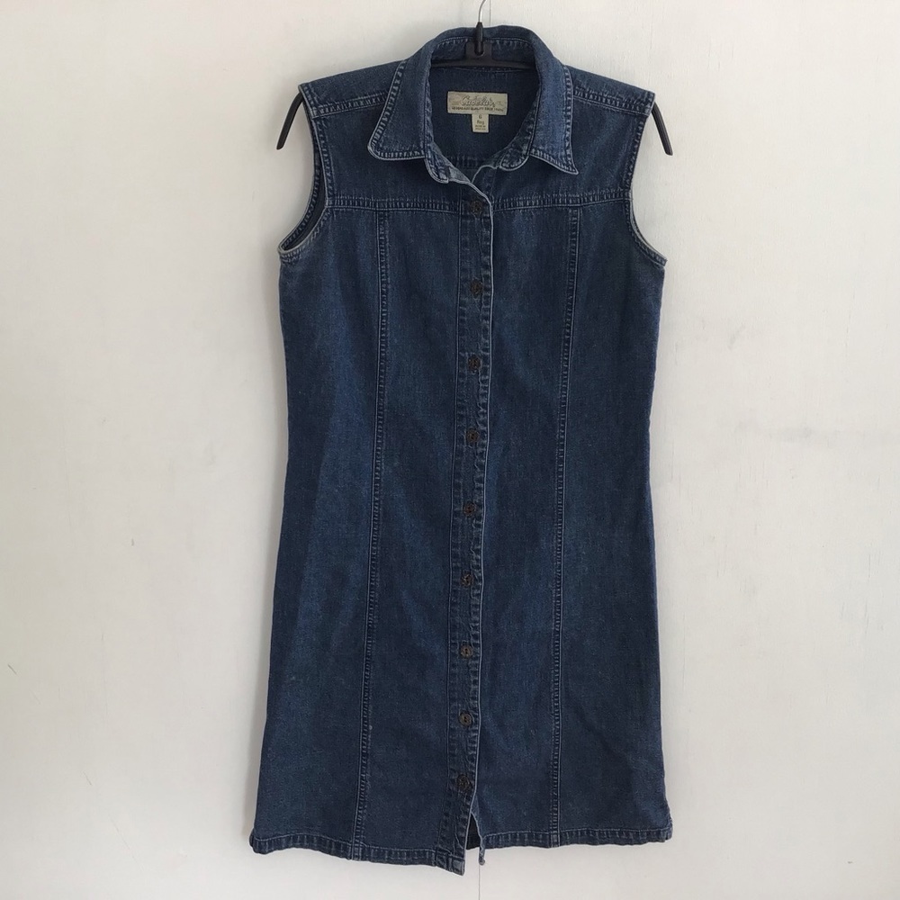 Cabela’s possibly vintage sleeveless decorative button front denim dress. Size 6